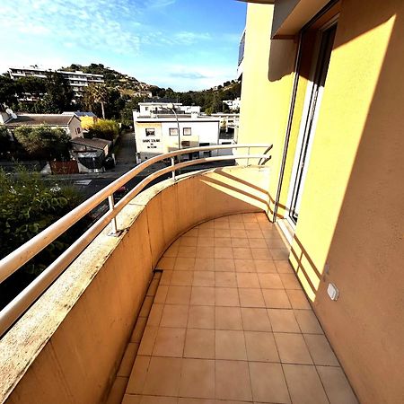 Superbe Studio Climatise Avec Terrasse Proche Mer Cagnes-sur-Mer Luaran gambar