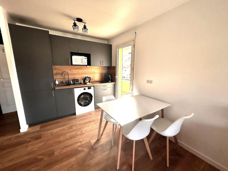 Superbe Studio Climatise Avec Terrasse Proche Mer Cagnes-sur-Mer Luaran gambar