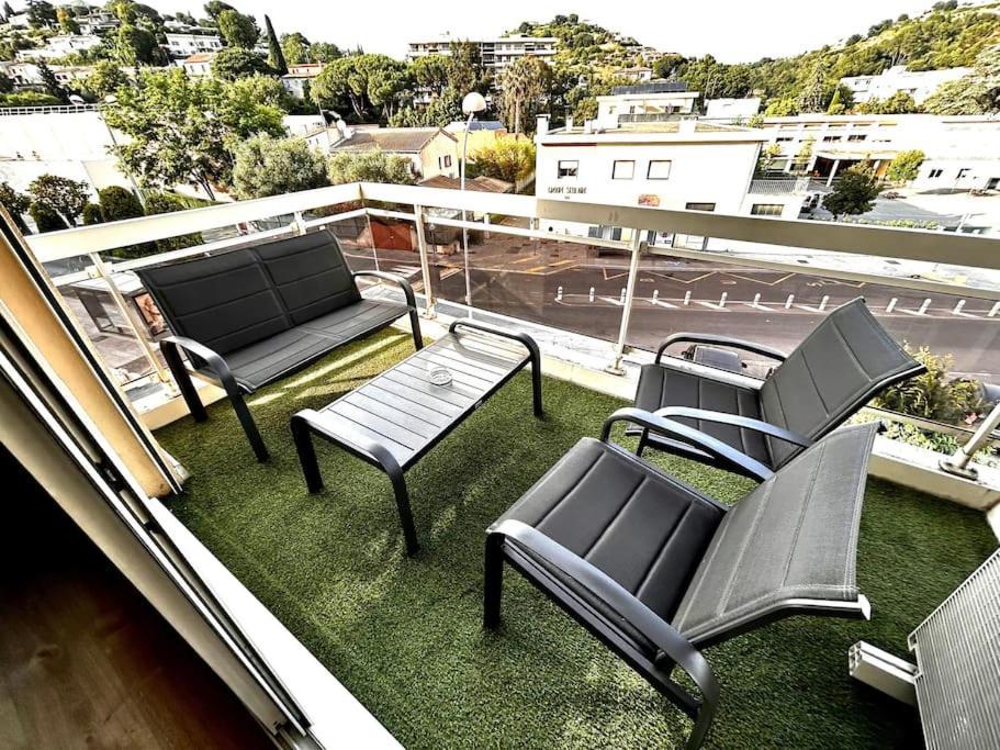 Superbe Studio Climatise Avec Terrasse Proche Mer Cagnes-sur-Mer Luaran gambar