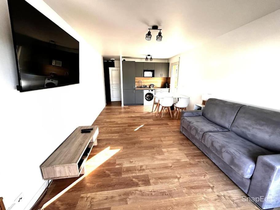 Superbe Studio Climatise Avec Terrasse Proche Mer Cagnes-sur-Mer Luaran gambar